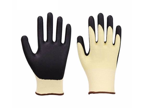Light yellow and black nitrile coated heat resistant gloves