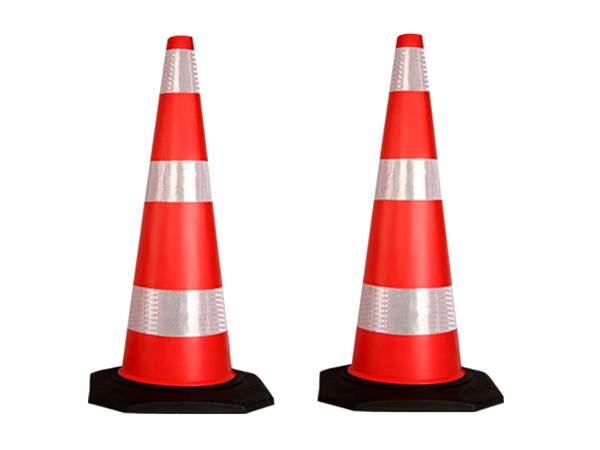 Two circular EVA traffic cones with a black rubber base are displayed.