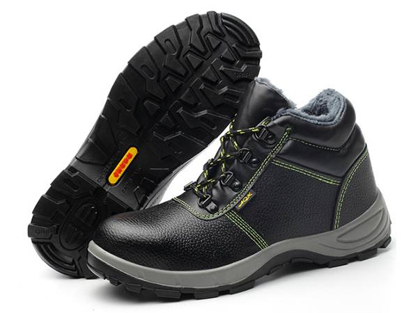 Warm Safety Shoes Keep Your Feet Warm, Dry and Comfortable